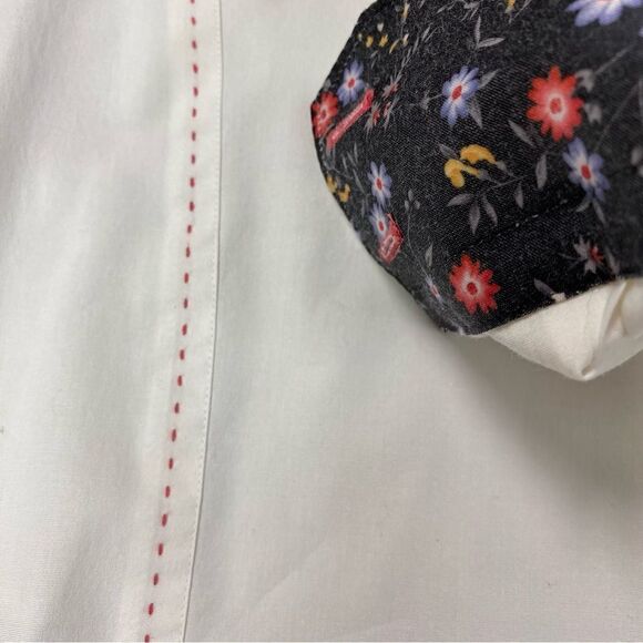 Stone Rose White with floral Collar, Cuffs - Picture 5 of 10